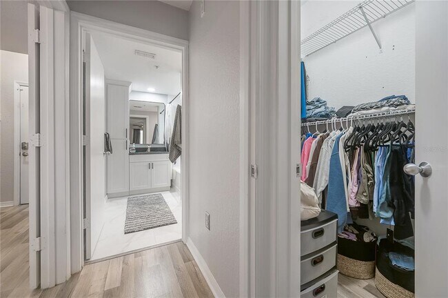 Building Photo - 410 S Armenia Ave