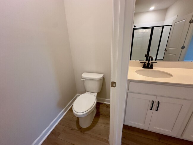 Building Photo - Custom Home in Bella Vita!