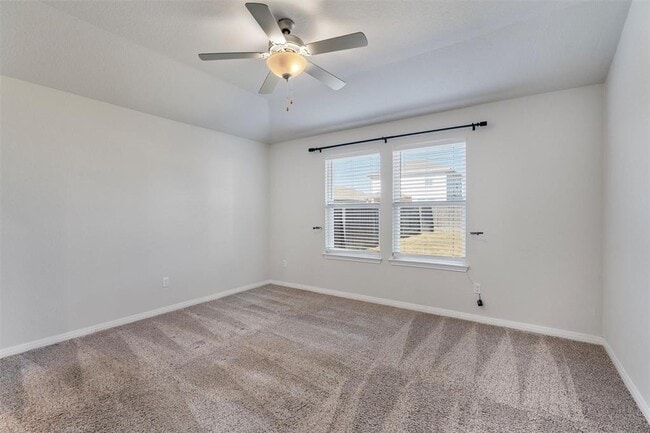 Building Photo - 504 Longmount Cv