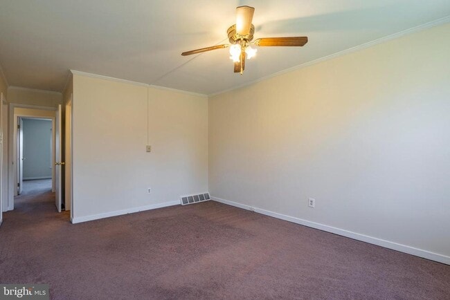 Building Photo - 506 St Albans Ct