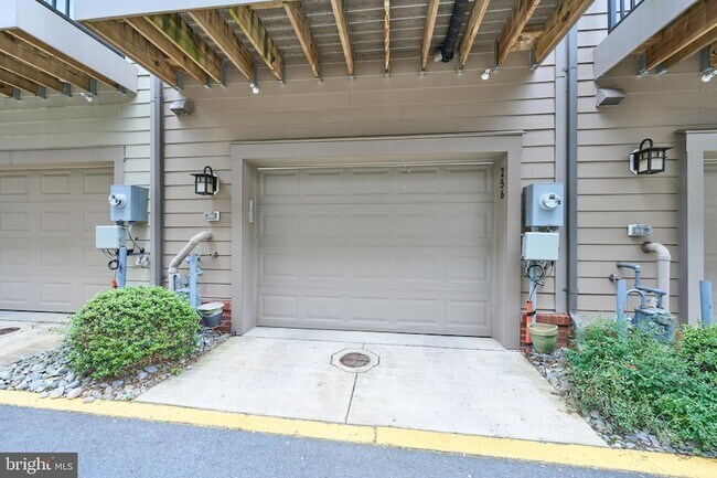 Building Photo - 256 Bluemont Branch Terrace SE