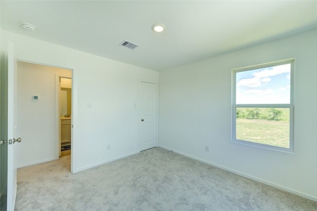 Building Photo - 1602 Birch Wood Dr