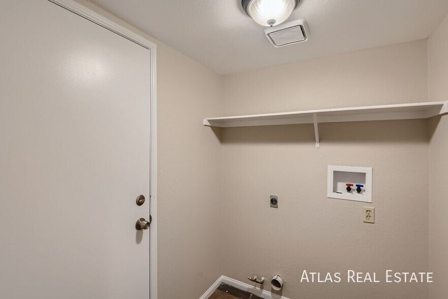 Building Photo - 1659 Duarte Dr