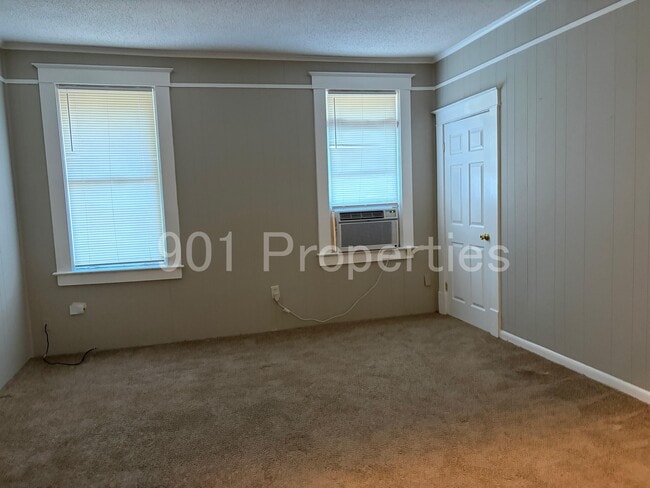 Building Photo - 167 N Willett St