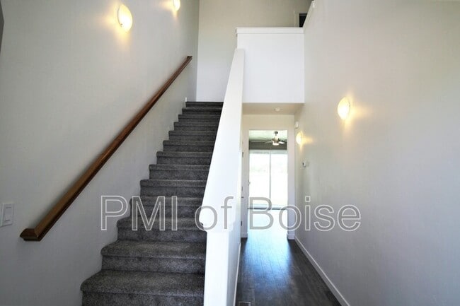 Building Photo - 1570 S Pilar Wy