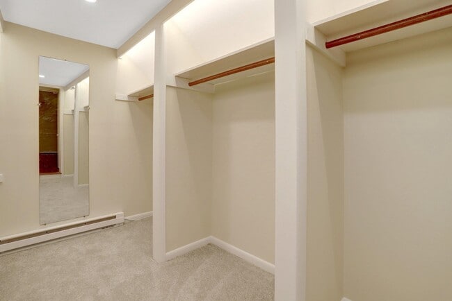 Building Photo - 8005 Candlewood Dr