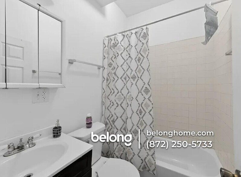 Building Photo - 1144 W 68th St