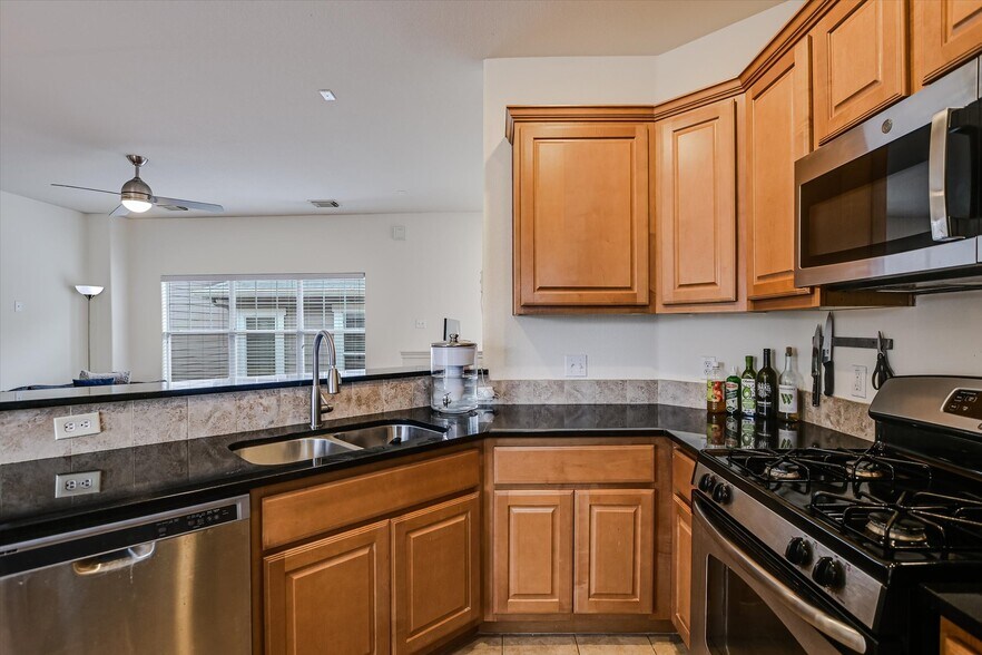 Building Photo - 2825 Saville Loop