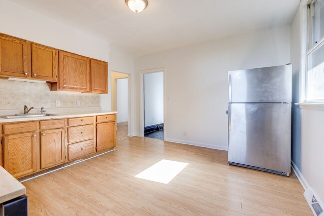 Building Photo - 2216 Arlington Ave