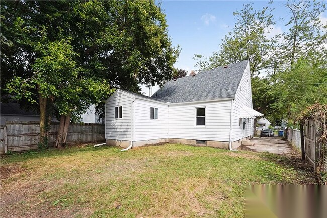 Building Photo - 909 Turner Ave