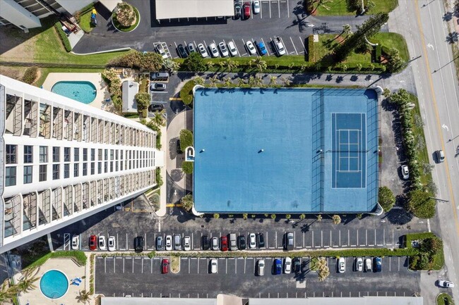 Building Photo - 5420 N Ocean Dr