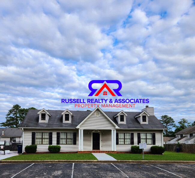 Building Photo - Alabaster Townhome