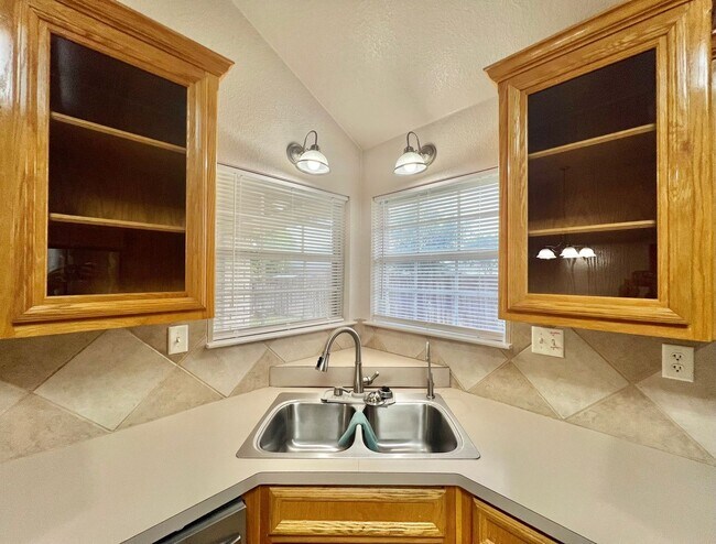 Building Photo - AVAILABLE NOW; APPLY AT OUR WEBSITE TODAY!!