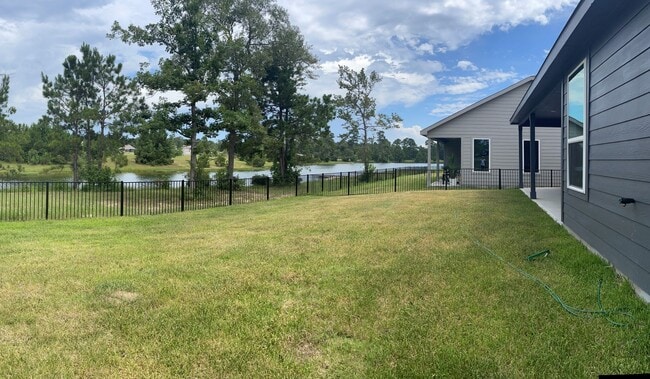 Building Photo - 545 Shoreview Dr
