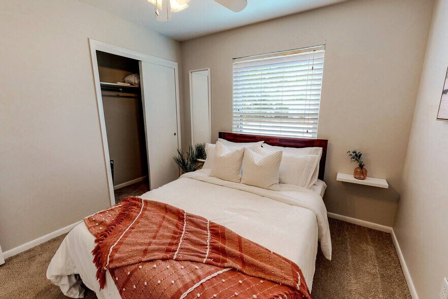 Guest Bedroom 2 - 602 Ferretti Ave