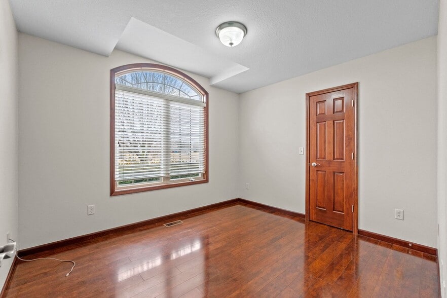 Building Photo - 3510 Flowing Brook Dr