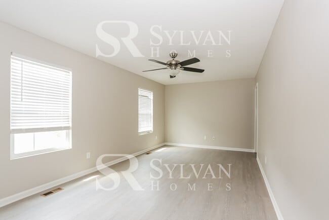 Building Photo - At Last, This Is What You Have Been Searching For!