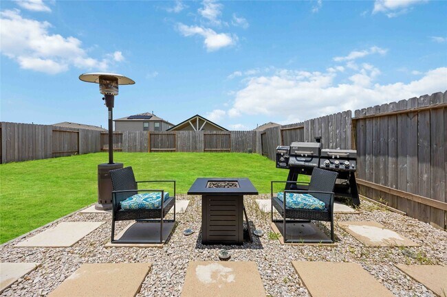 Building Photo - 10527 Meadow Saffron Dr