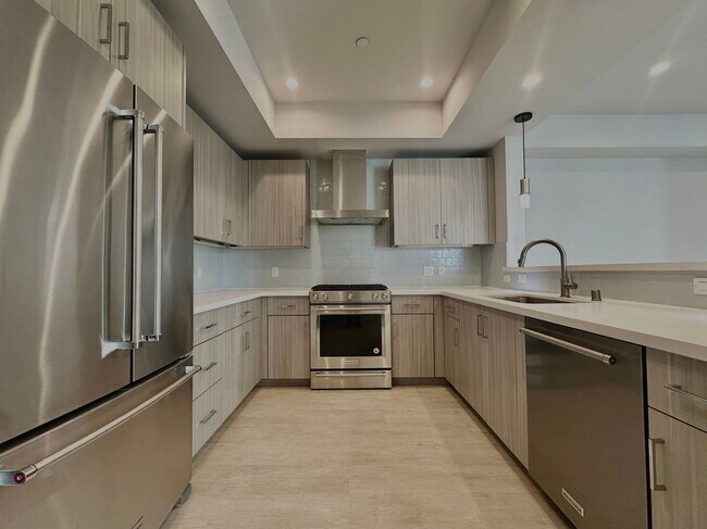 Building Photo - 5953 Saturn St