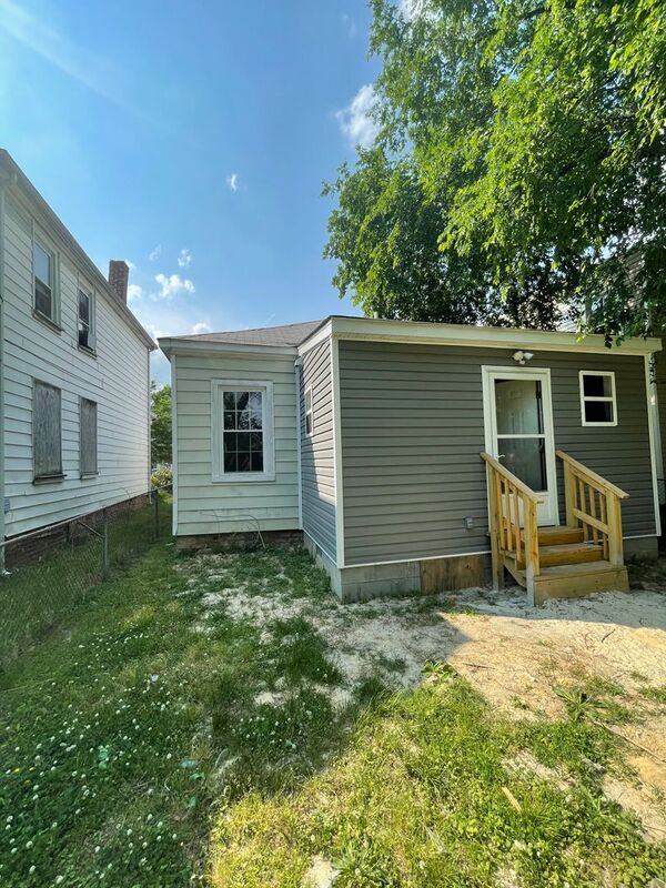 Building Photo - 2206 Edwards Ave