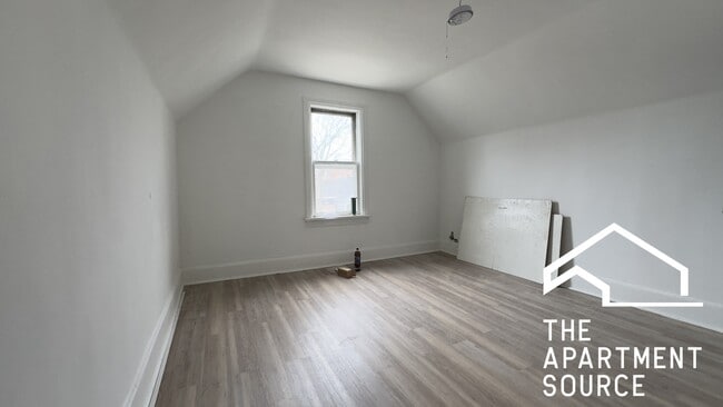 Building Photo - 1626 N Fairfield Ave