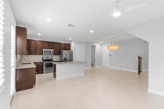Building Photo - 3111 Waterside Cir