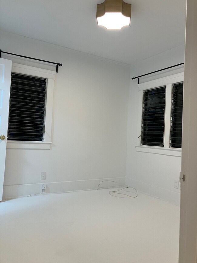 Building Photo - 622 N La Fayette Park Pl