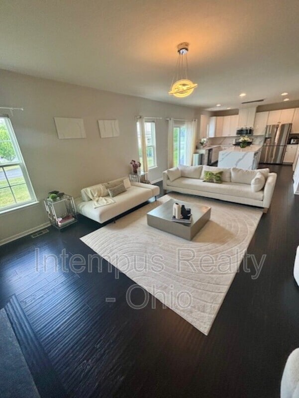 Building Photo - 6123 Brandon Dr