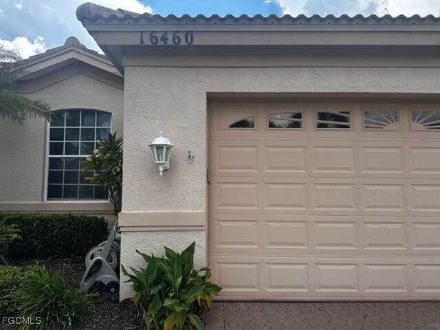 Building Photo - 16460 Edgemont Dr