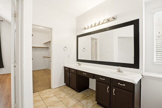 Building Photo - 3906 Tigris Ridge Dr