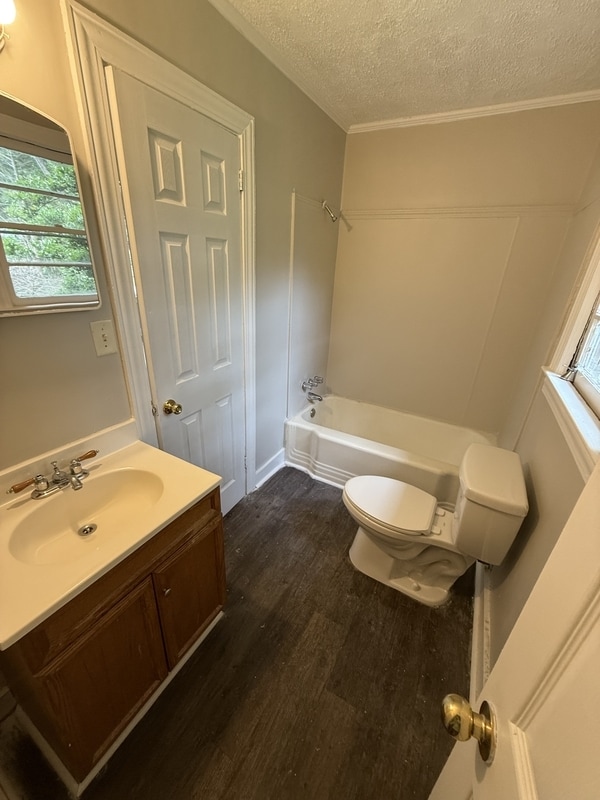 Building Photo - 40 Echols Dr