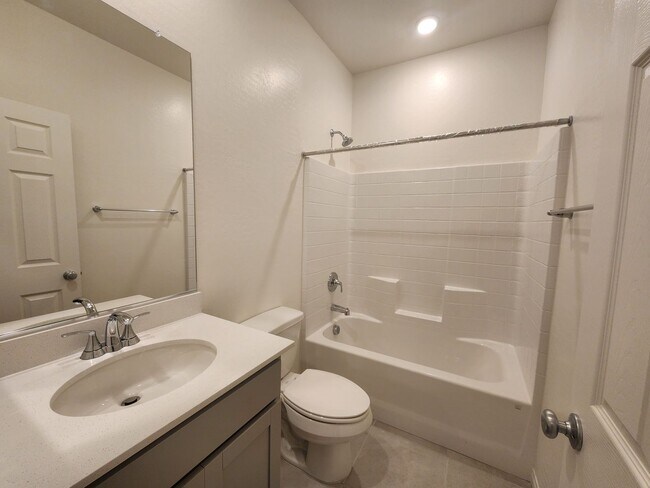 Building Photo - WOW Four Bedroom in North Summerlin!