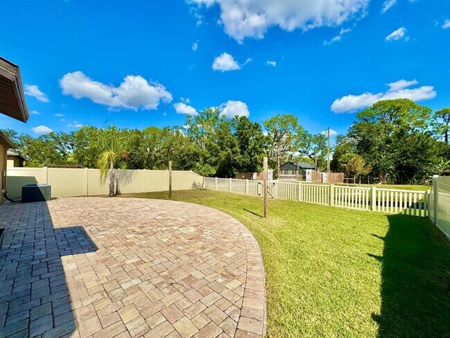 Building Photo - 1806 Colding Dr