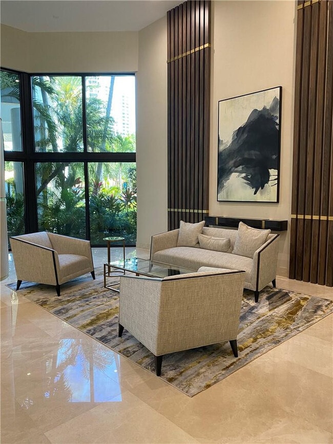 Building Photo - 3500 Mystic Pointe Dr