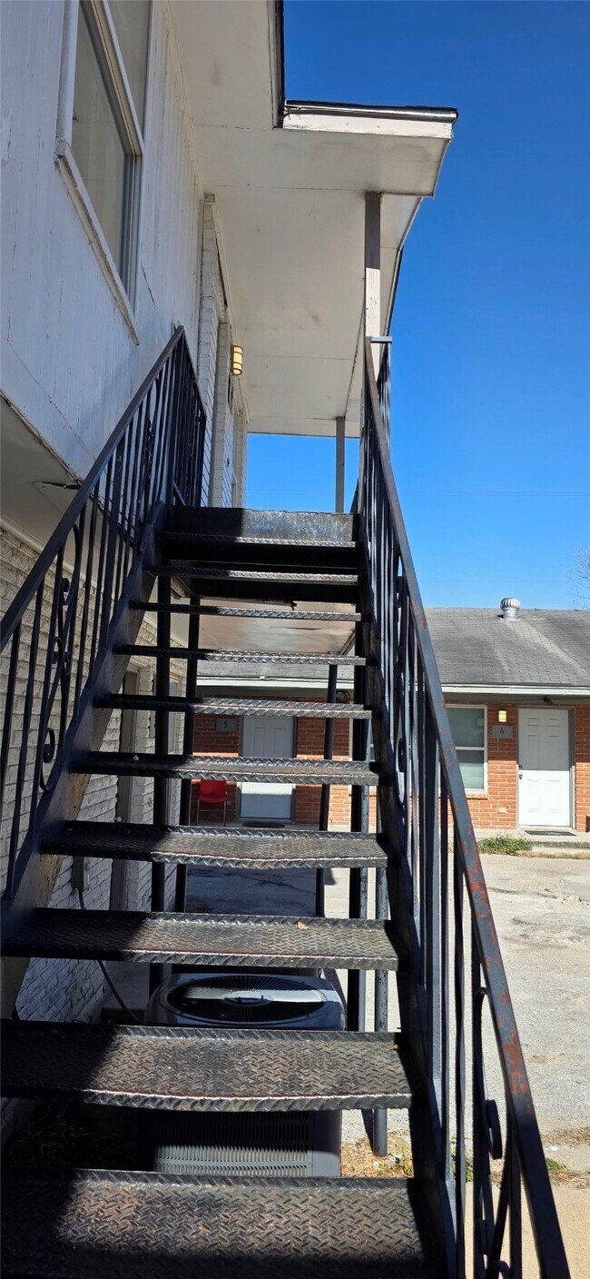 Building Photo - 5130 Chapman St