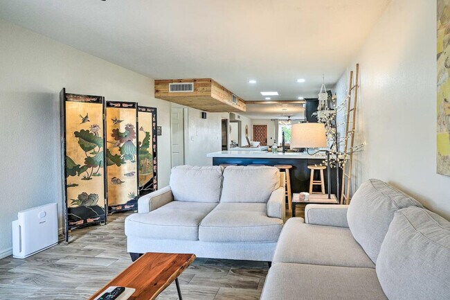 Building Photo - 292 S Desert Ave