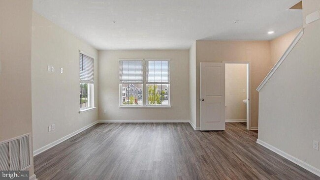 Building Photo - 1927 Fauna Dr