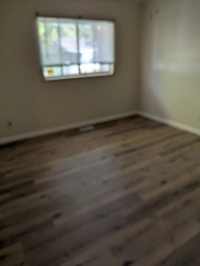 Building Photo - 3312 York Dr