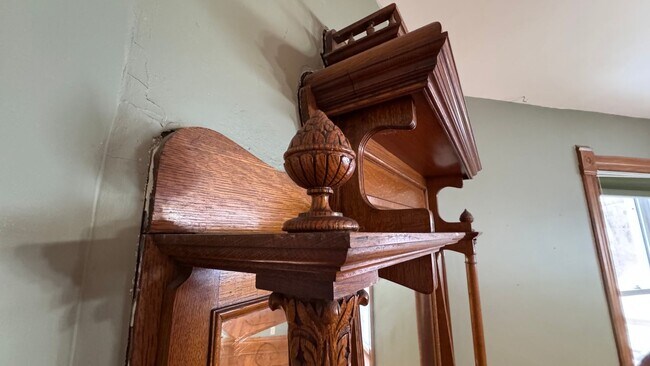 Building Photo - 1712 W 3rd St