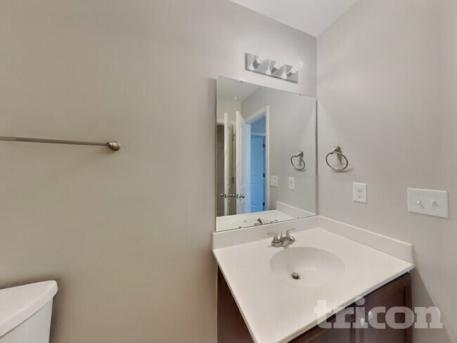 Building Photo - 30 Gold Rush Ct