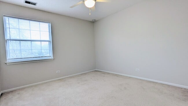 Building Photo - 310 W Happfield Dr