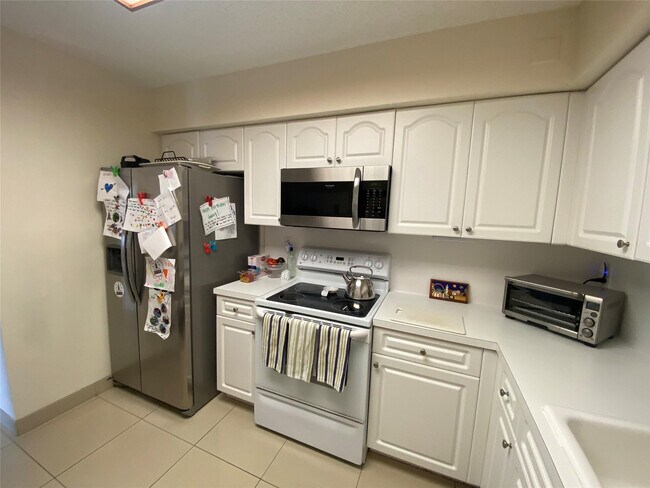 Building Photo - 3530 Mystic Pointe Dr