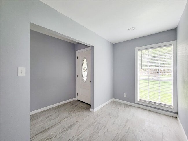 Building Photo - 5103 Karu Dr