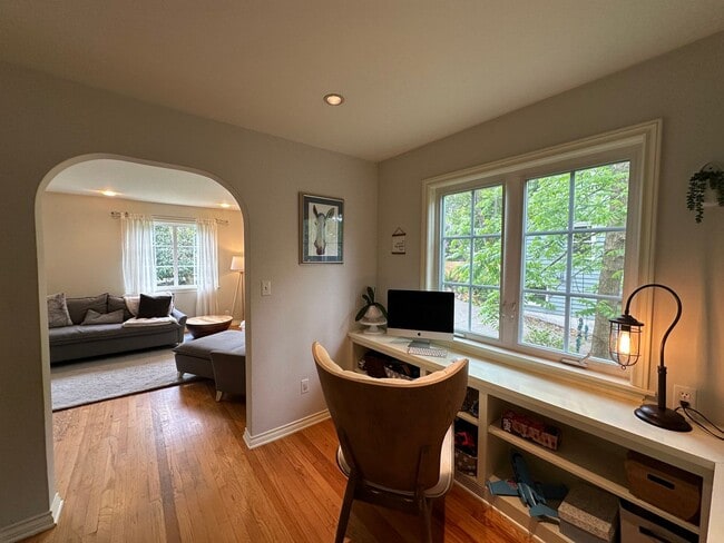 Building Photo - Briercrest ~ North Seattle Home