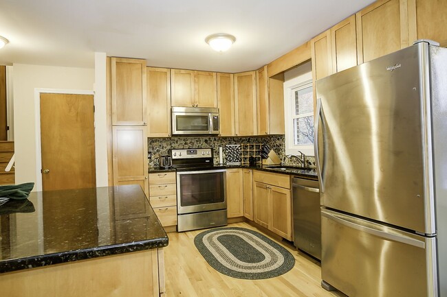 Building Photo - 110 Shasta Ct