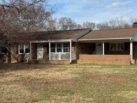 Building Photo - 2268 Castle Rock Farm Rd