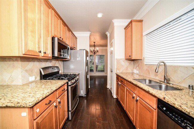 Building Photo - 3514 Clearview Cir