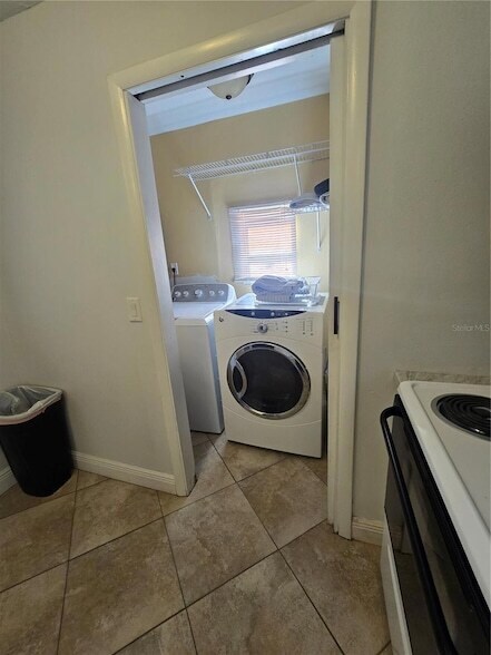 Building Photo - 3918 W Robson St