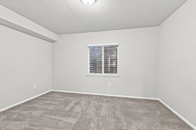 Building Photo - $2,845.95, 6-bed, 3.5-bath located in Colorado Springs with a fenced backyard.