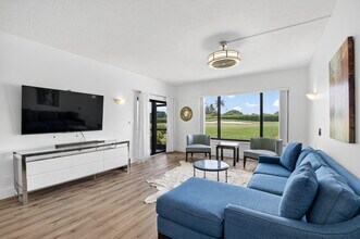 Building Photo - 830 Greensward Ct